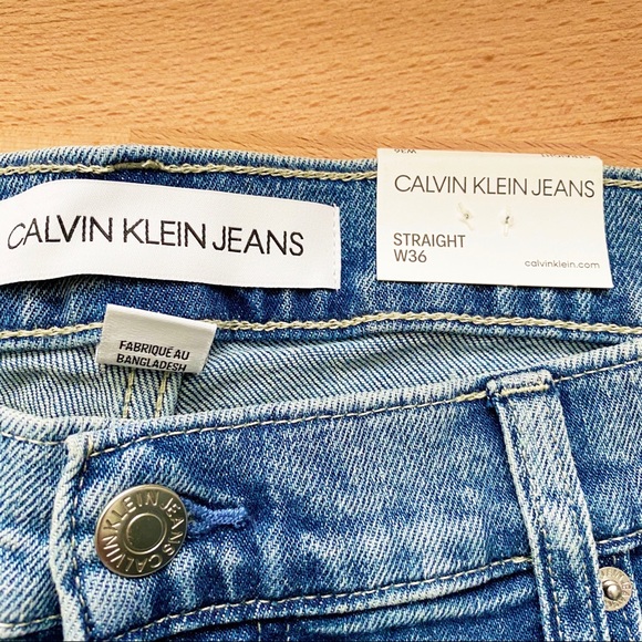 NWT Calvin Klein Straight Rolled Hem Denim Shorts - Picture 4 of 6